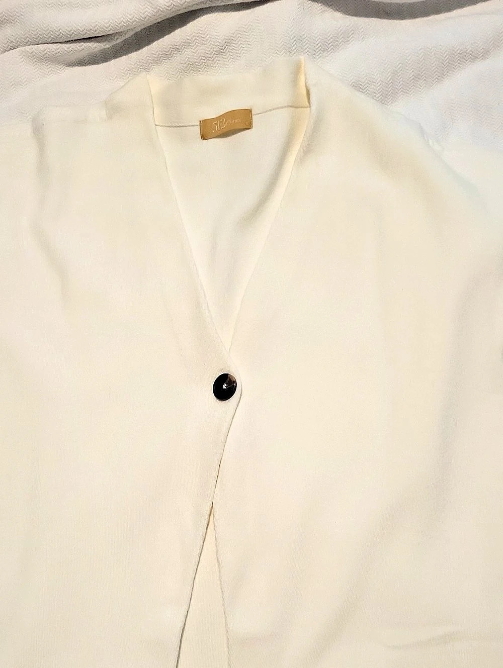 525 America Cream One Button-Front Sweater Vest Size Large